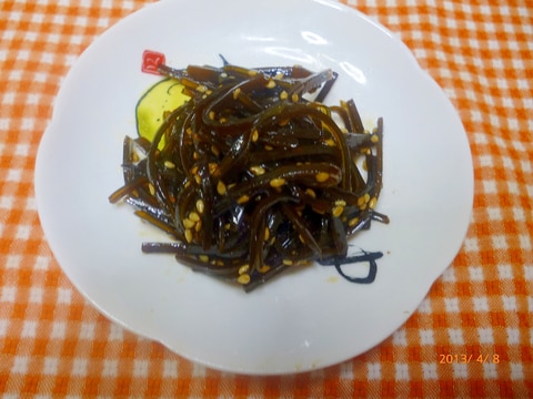 だしを取った昆布で remake ごま昆布